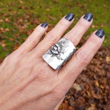 Load image into Gallery viewer, Alarm Poppy Ring